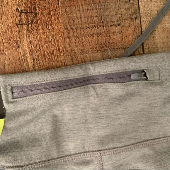 Nike women’s running Capri leggings with mesh and pockets in gray - XS - Picture 8 of 11